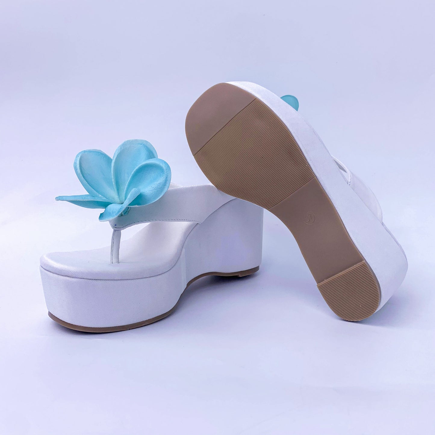Flower Wedge sandals ( Read full description)