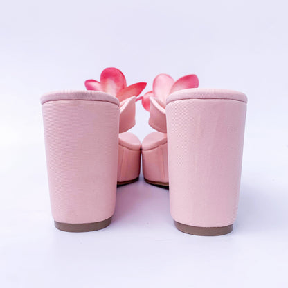 Flower Wedge sandals ( Read full description)