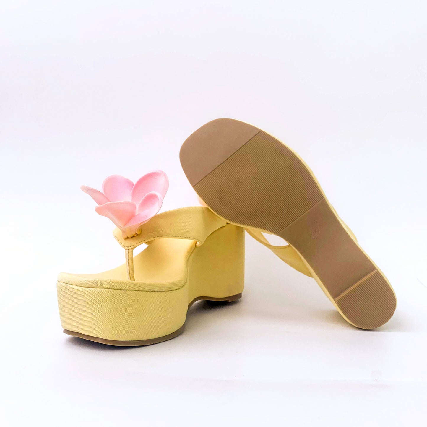 Flower Wedge sandals ( Read full description)