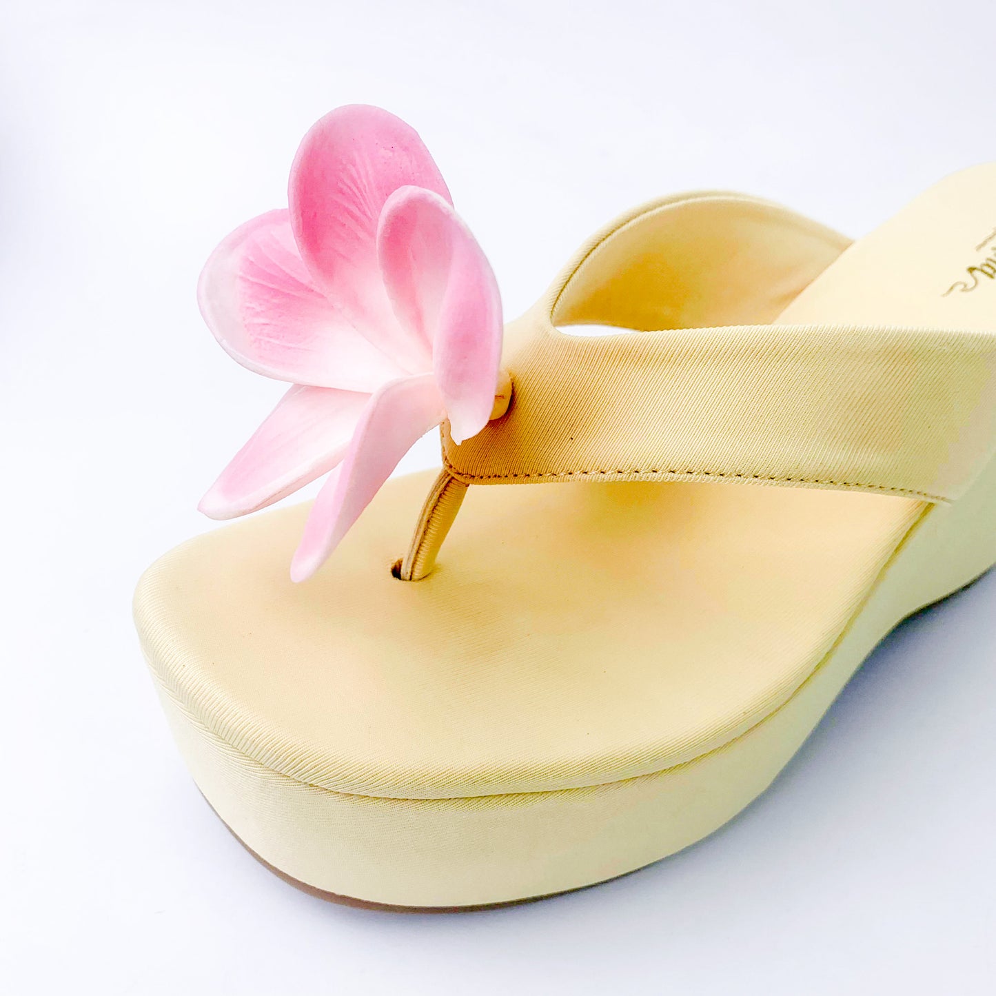 Flower Wedge sandals ( Read full description)