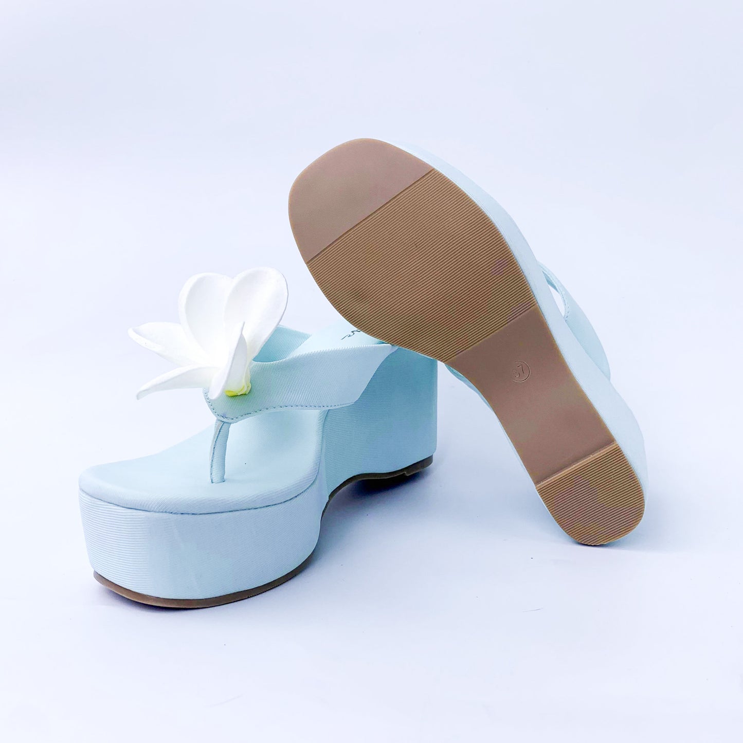 Flower Wedge sandals ( Read full description)